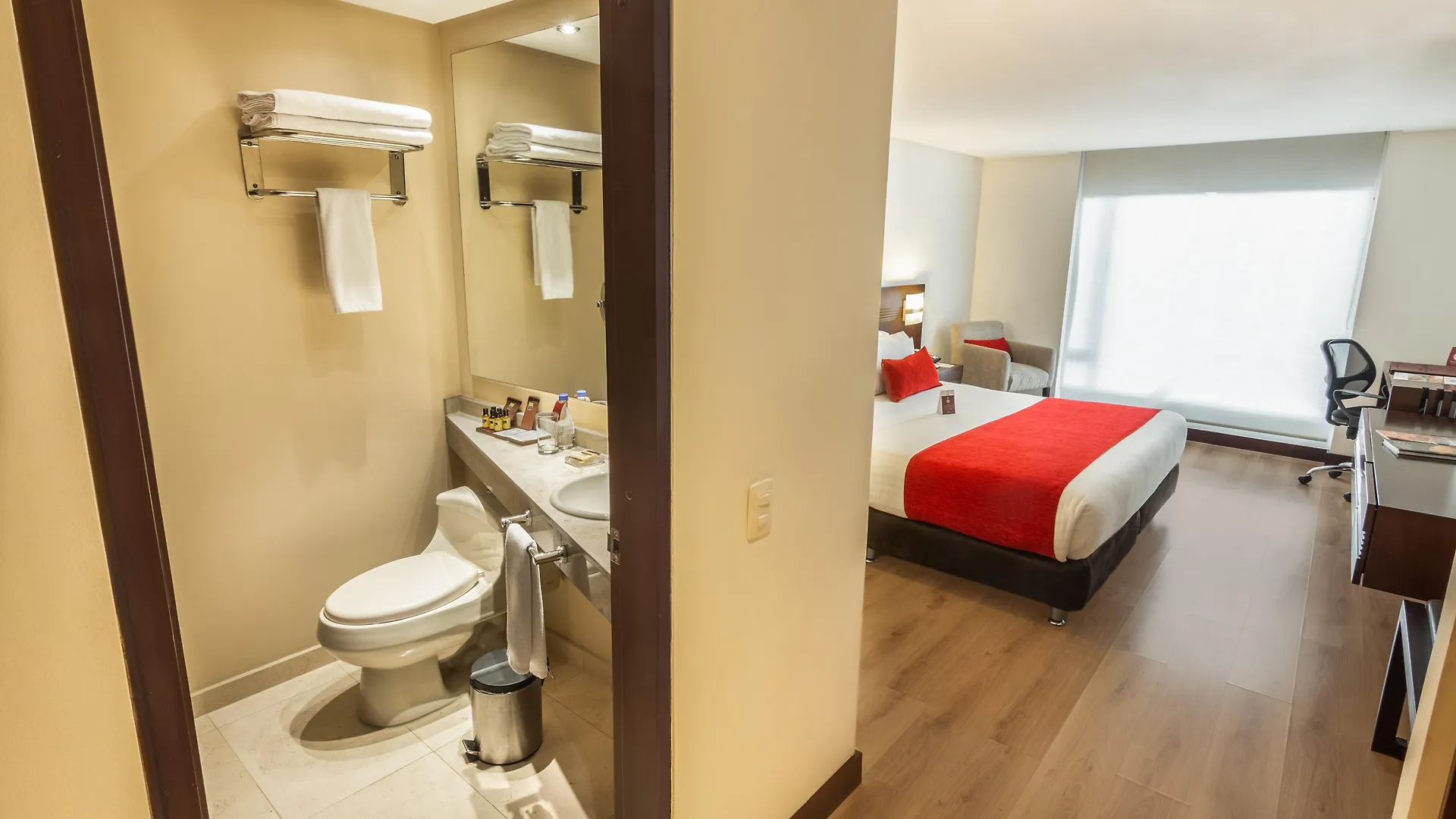 Best Western Plus 93 Park Hotel Bogota